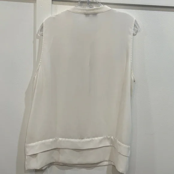 CHAUS Ivory Sleeveless Pocket Camisole - Picture 4 of 4